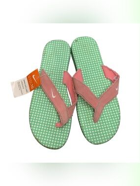 Nike NWT Pink Strap Green Checkered Flip Flops S10